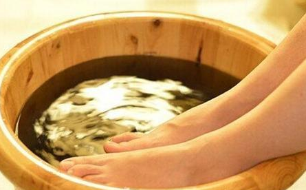 艾草泡腳有什么作用 艾草泡腳的注意事項(xiàng)