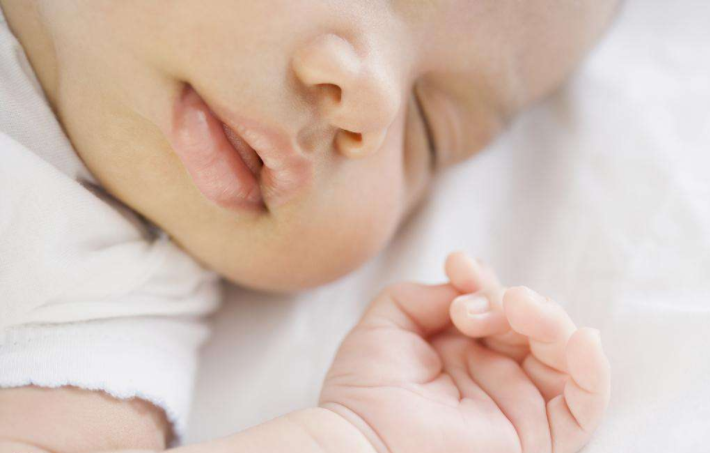 孩子晚上睡覺鼻子不通怎么辦 孩子晚上睡覺會鼻子不通是怎么回事 孩子晚上睡覺鼻子不通怎么辦 孩子晚上睡覺會鼻子不通是怎么回事