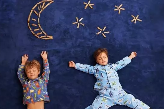 孩子標準入睡時間表 不同年齡孩子入睡時間介紹 孩子標準入睡時間表 不同年齡孩子入睡時間介紹