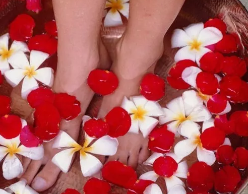 冬季泡腳有哪些好處,冬季泡腳要注意什么