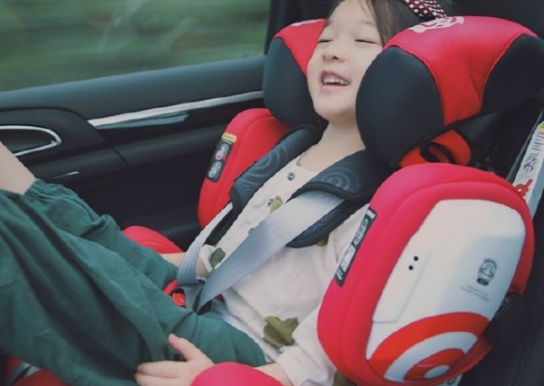 孩子不肯坐安全座椅怎么辦 不坐安全座椅解決方法 孩子不肯坐安全座椅怎么辦 不坐安全座椅解決方法