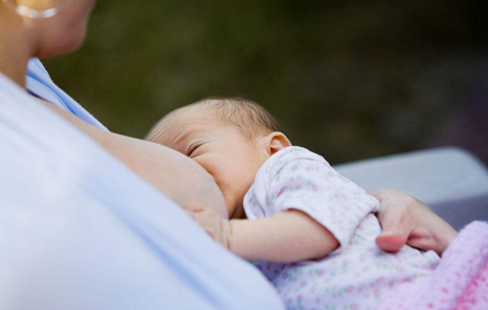 產后斷奶胸部變小是怎么回事 產后怎么斷奶胸部不縮水 產后斷奶胸部變小是怎么回事 產后怎么斷奶胸部不縮水