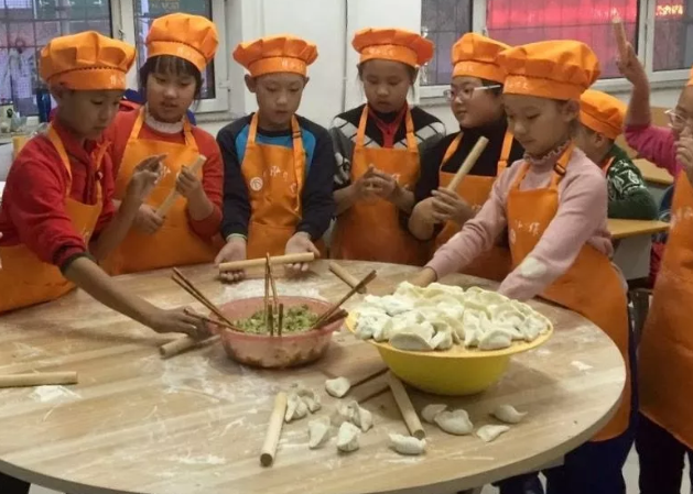 包餃子作文200字 小學三年級包餃子作文范文 包餃子作文200字 小學三年級包餃子作文范文