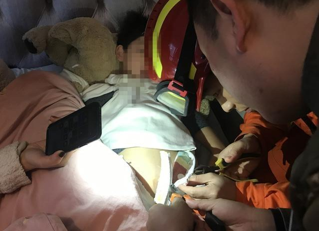 睡袋拉鏈卡住男童下體是怎么回事 被睡袋拉鏈卡住下體的男童怎么樣了