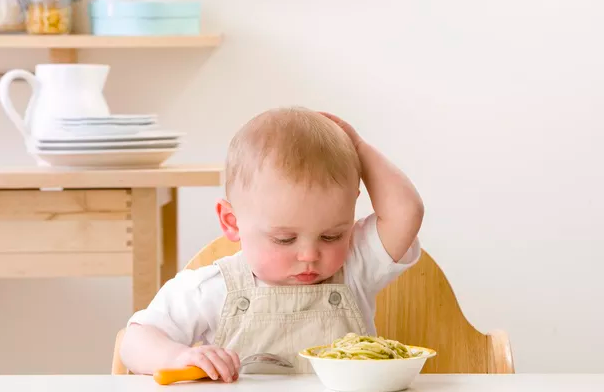 寶寶吃東西噎住有哪些癥狀 吃東西噎住癥狀一覽
