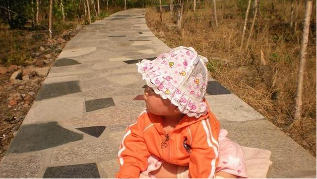 新生兒曬太陽需要注意什么 新生兒曬太陽的正確方式