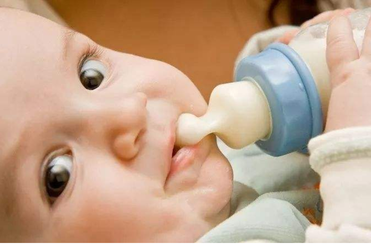 孩子拉完肚子可以吃東西嗎 寶寶拉肚子吃什么好得快 孩子拉完肚子可以吃東西嗎 寶寶拉肚子吃什么好得快