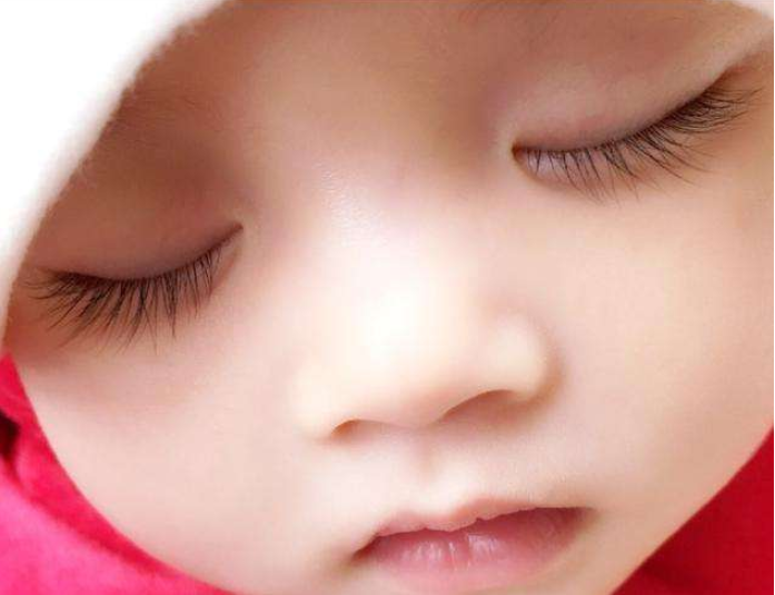 寶寶睫毛倒長會自己好嗎 寶寶眼睫毛倒長怎么辦 寶寶睫毛倒長會自己好嗎 寶寶眼睫毛倒長怎么辦