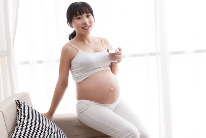 孕婦尿黃生男孩嗎 孕婦尿液發黃怎么辦 孕婦尿黃生男孩嗎 孕婦尿液發黃怎么辦