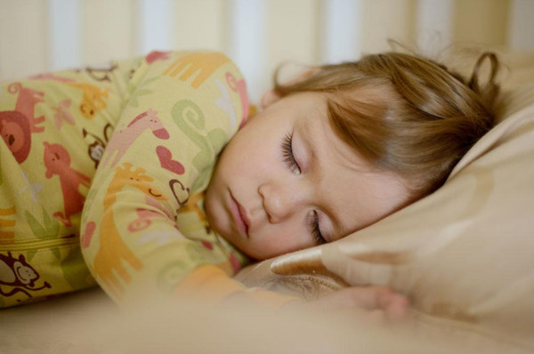 冬天寶寶愛賴床怎么辦 怎么正確叫孩子起床