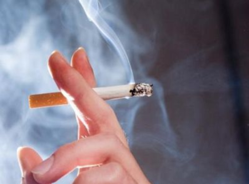 女性吸二手煙會導致不孕嗎 孕婦吸二手煙有哪些危害
