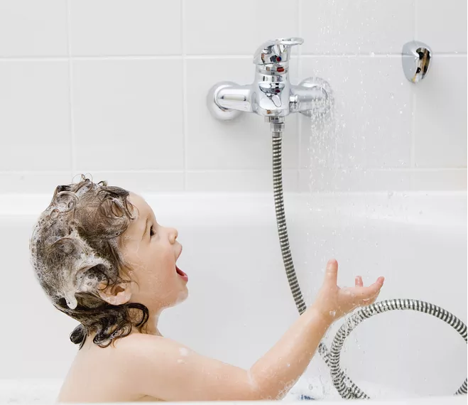 冬天給寶寶洗澡需要注意什么 冬天怎么給寶寶洗澡