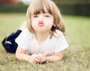 六歲以前的孩子不要穿哪些衣服 哪些衣服孩子六歲以前別穿