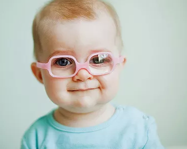 孩子吃什么容易近視 孩子如何正確保護眼睛