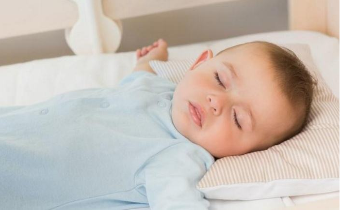 冬天帶孩子睡覺需要注意什么 冬天帶孩子睡覺注意事項