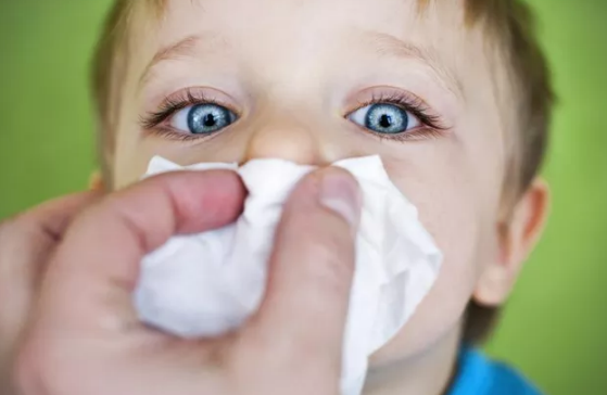 小兒感冒和肺炎怎么辨別 小兒感冒和肺炎的區別 小兒感冒和肺炎怎么辨別 小兒感冒和肺炎的區別