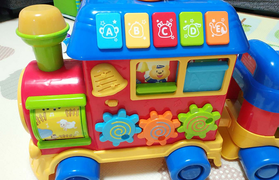 0-1歲寶寶玩具清單 幼兒玩具選擇推薦