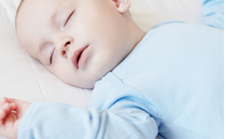 怎么樣哄寶寶睡覺 哄寶寶睡覺的正確方式