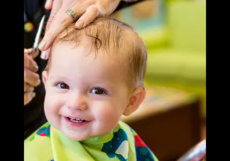 寶寶滿月剃頭好嗎 寶寶滿月剃頭有什么危害