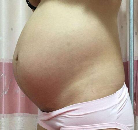 懷孕多久肚子會隆起 孕肚兩邊大小不一樣是怎么回事 懷孕多久肚子會隆起 孕肚兩邊大小不一樣是怎么回事