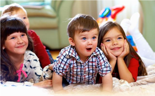 小孩愛搶小朋友玩具怎么辦 寶寶愛搶小朋友玩具是什么原因