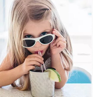 小孩要不要帶太陽眼鏡 小孩太陽眼鏡如何挑選