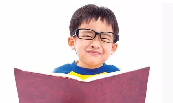孩子近視有什么表現 孩子近視恢復的關鍵時期