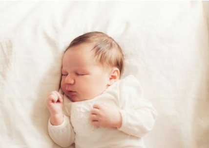 寶寶睡覺(jué)有哪些怪癖 怎么糾正寶寶睡覺(jué)的怪癖行為