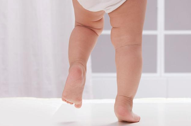 寶寶什么時候可以站立 怎么訓練寶寶站立 寶寶什么時候可以站立 怎么訓練寶寶站立