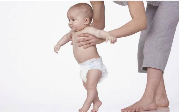 寶寶什么時候可以站立 怎么訓練寶寶站立 寶寶什么時候可以站立 怎么訓練寶寶站立