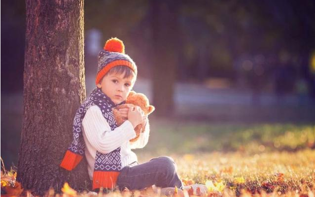 冬季寶寶可以戴圍巾嗎 怎么正確給寶寶戴圍巾