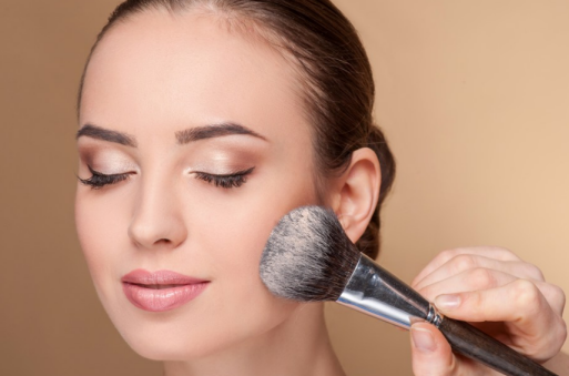 哺乳期能用化妝品嗎 哺乳期皮膚護理方法