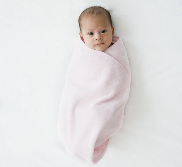 寶寶多大可以不用包被 怎么給寶寶正確使用包被