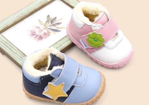 寶寶剛開(kāi)始走路要不要穿鞋 寶寶鞋子選擇建議
