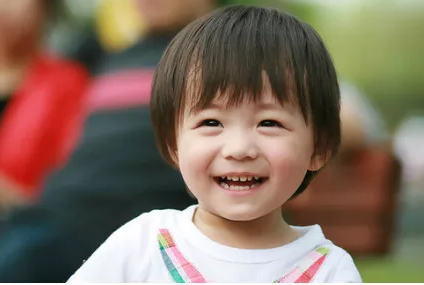 怎么讓孩子變得外向 引導孩子外向的方法