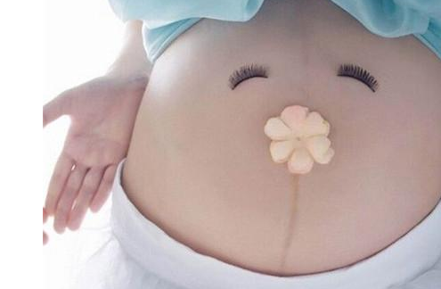 懷孕肚臍變黑有條線(xiàn)是什么 懷孕肚臍為什么會(huì)變黑