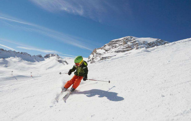 多大可以帶孩子滑雪 滑雪對孩子有什么好處 多大可以帶孩子滑雪 滑雪對孩子有什么好處