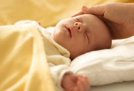 怎么給寶寶做撫觸操 寶寶撫觸操操作手法步驟 怎么給寶寶做撫觸操 寶寶撫觸操操作手法步驟