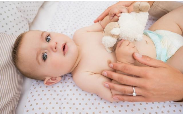 怎么給寶寶做撫觸操 寶寶撫觸操操作手法步驟 怎么給寶寶做撫觸操 寶寶撫觸操操作手法步驟