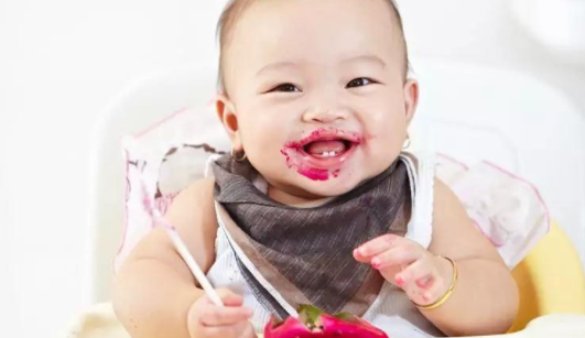 6個月寶寶吃什么水果好 6個月寶寶能喝果汁嗎