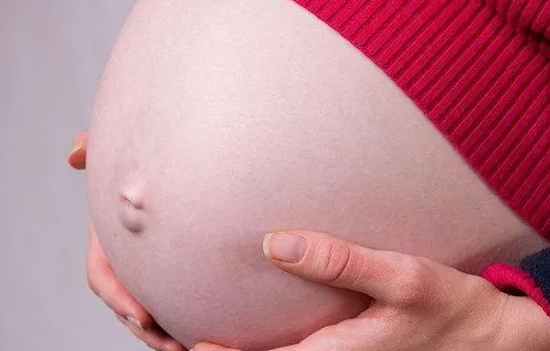 盆腔還有積液會影響寶寶發育嗎 盆腔還有積液是怎么回事