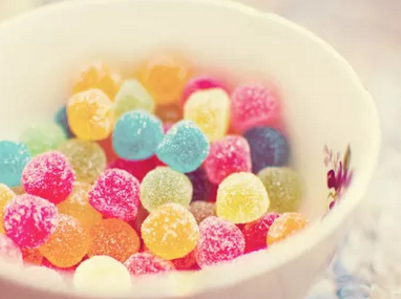 寶寶愛吃甜食讓智力下降嗎 寶寶吃甜食有什么危害 寶寶愛吃甜食讓智力下降嗎 寶寶吃甜食有什么危害