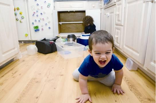 孩子人來瘋怎么回事 人來瘋的孩子怎么教育好 孩子人來瘋怎么回事 人來瘋的孩子怎么教育好