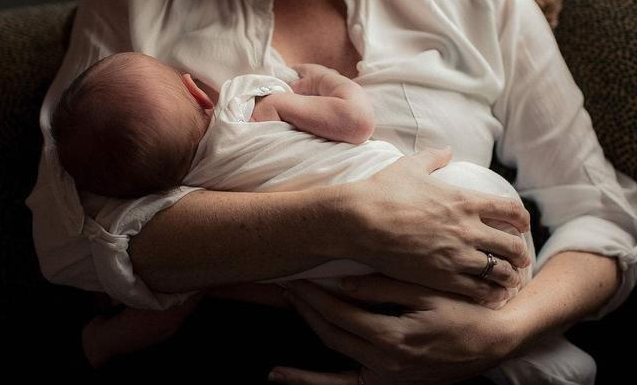 產(chǎn)后第一天沒(méi)奶水怎么回事 產(chǎn)后什么時(shí)候開奶 產(chǎn)后第一天沒(méi)奶水怎么回事 產(chǎn)后什么時(shí)候開奶