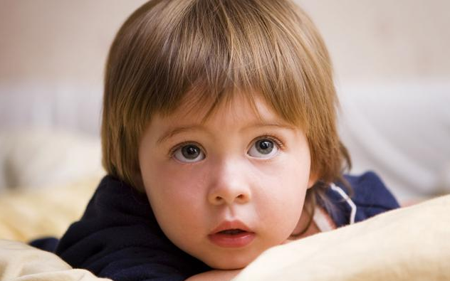 寶寶上學后越來越膽小怎么回事 孩子膽小不想上學怎么辦