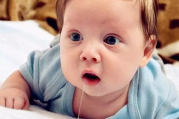 寶寶口水過敏怎么辦 寶寶口水過敏長紅斑點怎么治療 寶寶口水過敏怎么辦 寶寶口水過敏長紅斑點怎么治療