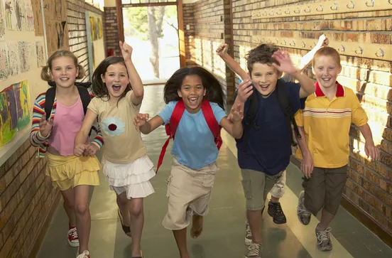 孩子上學多大不用接送 孩子不用接送的時間 孩子上學多大不用接送 孩子不用接送的時間