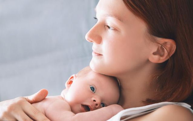 嬰兒每次拍嗝要拍多久 緩解寶寶打嗝癥狀的方法