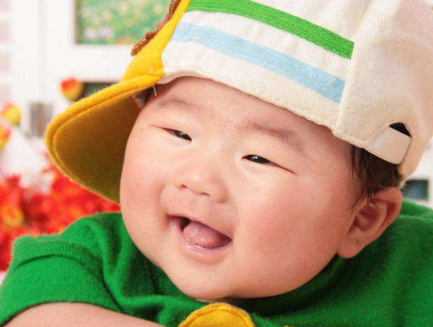 寶寶眼睛小長大會變大嗎 寶寶眼睛小是什么原因