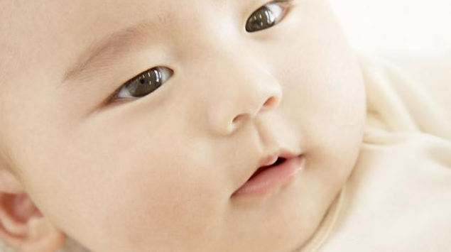 寶寶眼睛小長大會變大嗎 寶寶眼睛小是什么原因